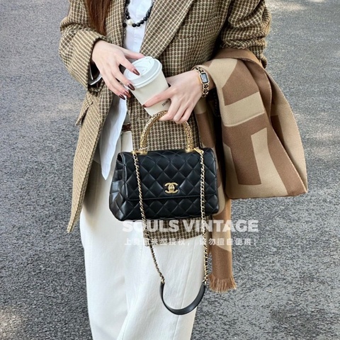 CHANEL黑金cocohandle小號雕花手柄手提肩背斜背包23*14*9 全新閒置配件塵袋