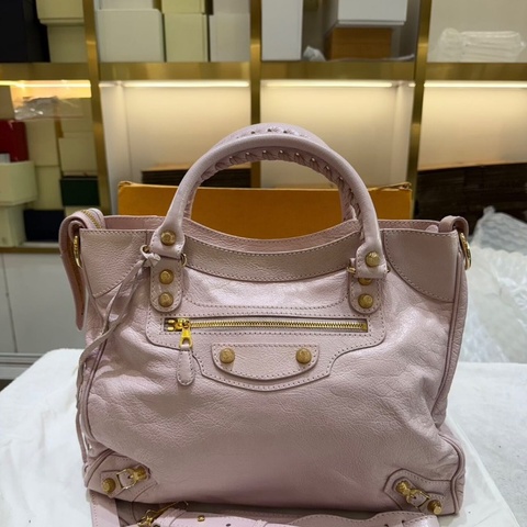 BALENCIAGA 櫻花粉金色卯釘LeCity機車手提包37*21*13 99新配件塵袋鏡子