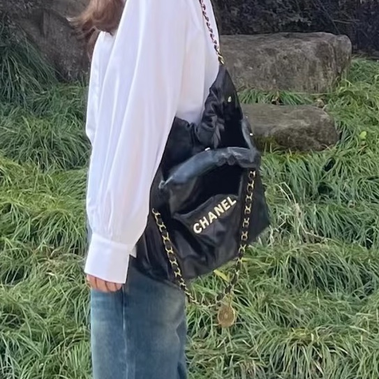 經典熱門款🖤99新🆕Chanel黑金白字小號22bag垃圾袋手提袋單肩包-4