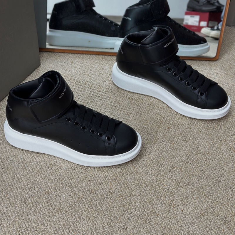 閒置新 未使用ALEXANDER MCQUEEN 麥昆黑色休閒鞋 附件：塵袋-1