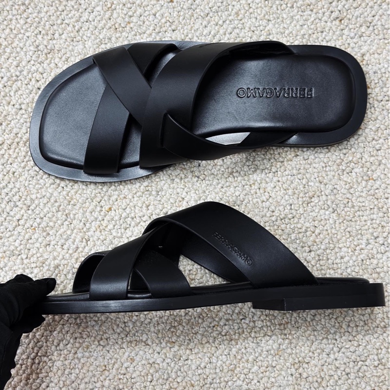 閒置新 未使用 Ferragamo 菲拉格慕 黑色休閒拖鞋 涼鞋 763262 尺碼41-4