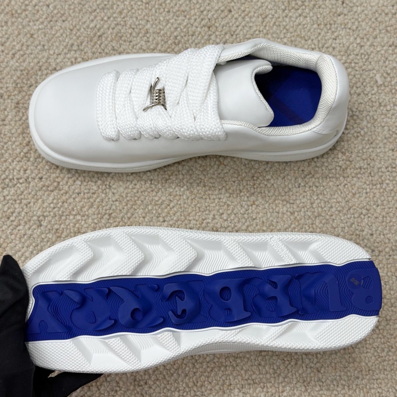 閒置新 未使用 BURBERRY巴寶莉白色休閒系帶板鞋 側面經典徽標壓花設計 尺碼…44碼-5