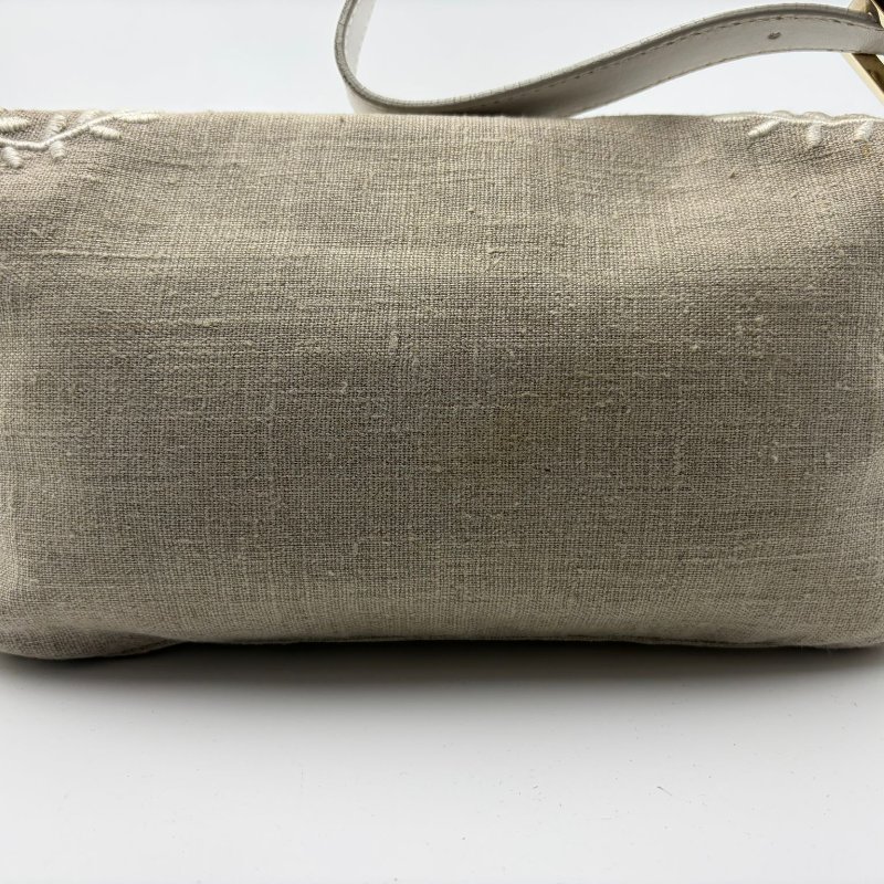 Fendi Baguette 中号刺绣法棍包-7