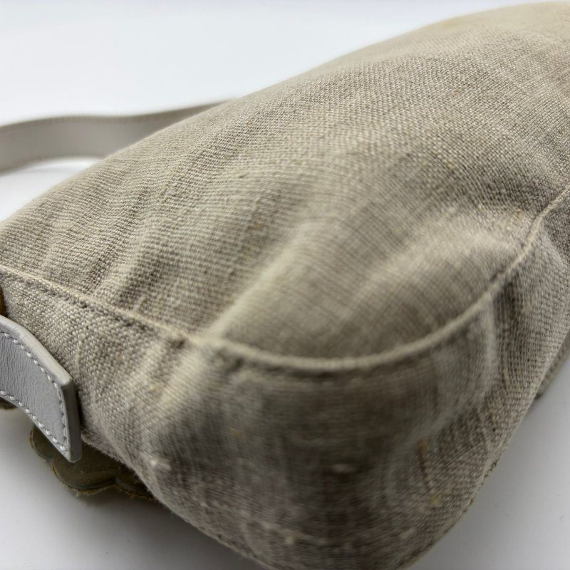 Fendi Baguette 中号刺绣法棍包-9