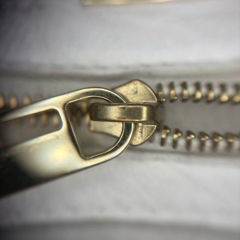 Fendi Baguette 中号刺绣法棍包-29