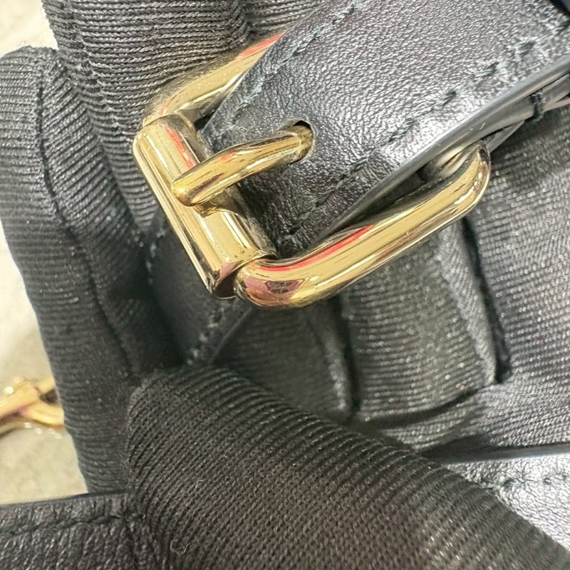 Gucci壓紋兩用貝殼包-12