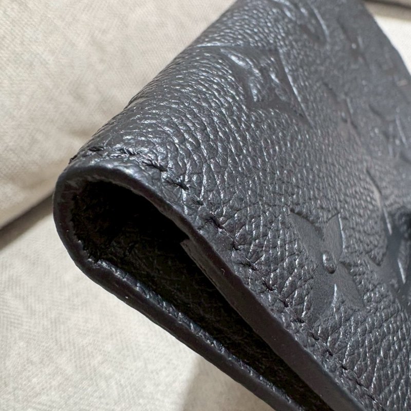 LV 壓紋護照夾-6