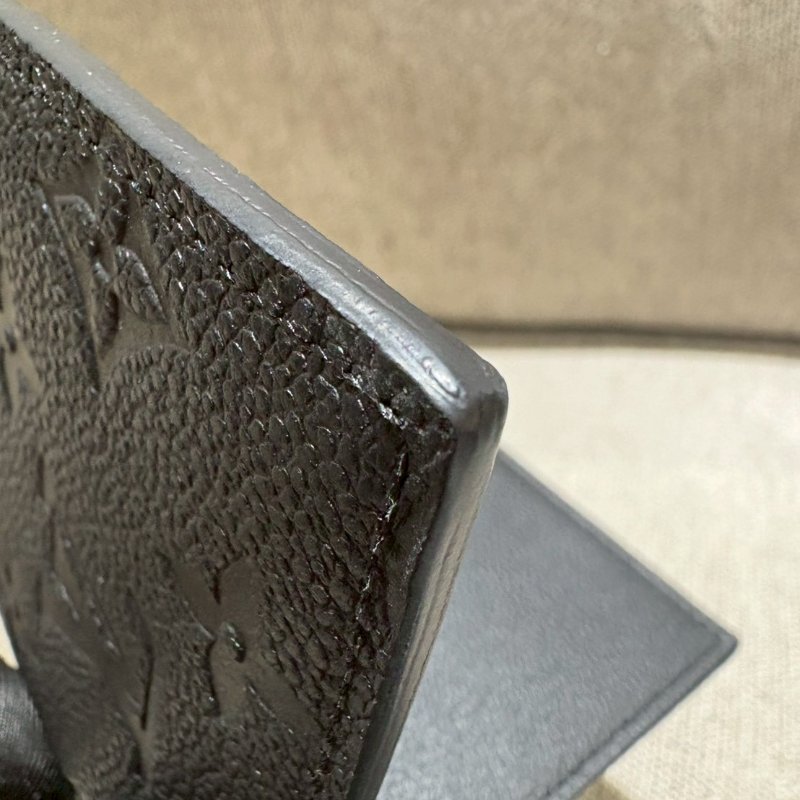 LV 壓紋護照夾-8