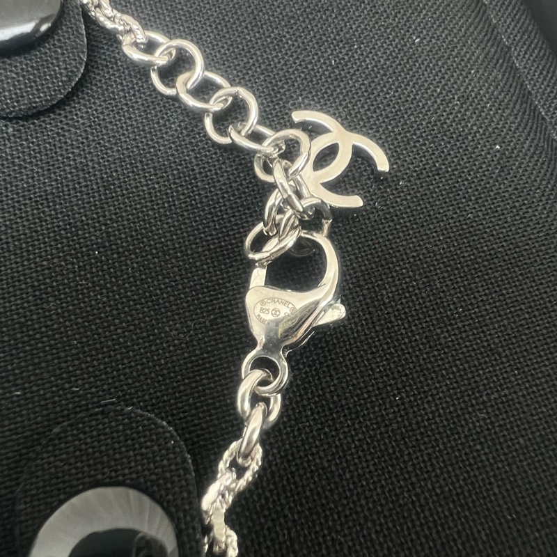 全新 Chanel 25s 黑銀水鑽雙C銀手鏈-3
