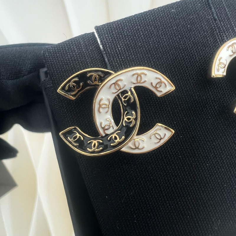 Chanel 24p 黑白雙C耳環-1