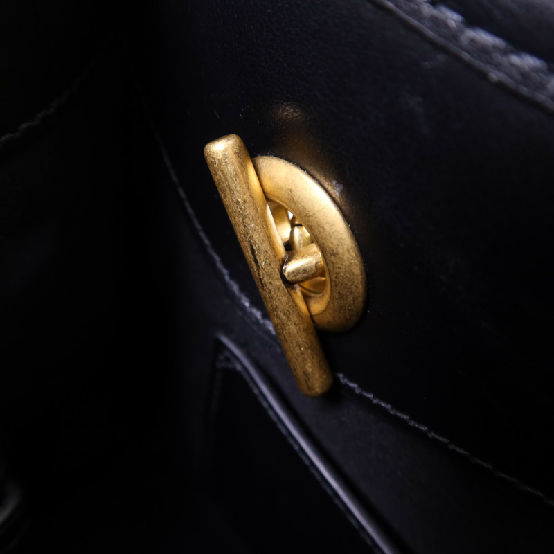 GUCCI 牛皮皮革GG Marmont Small Totel金扣鏈帶肩背袋-10