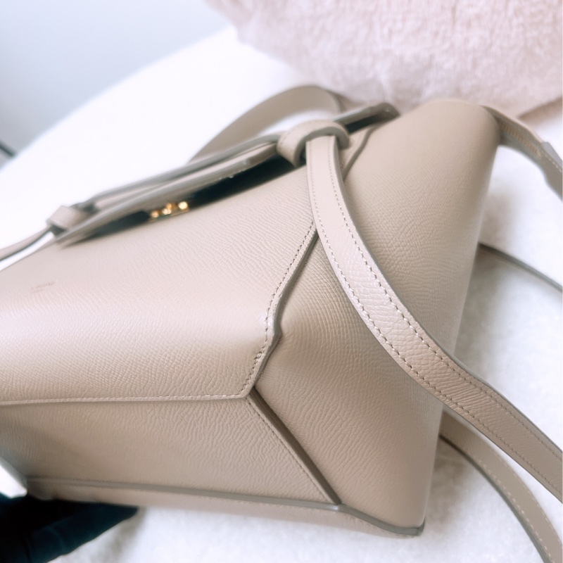 Celine belt micro 卡其鯰魚包-3