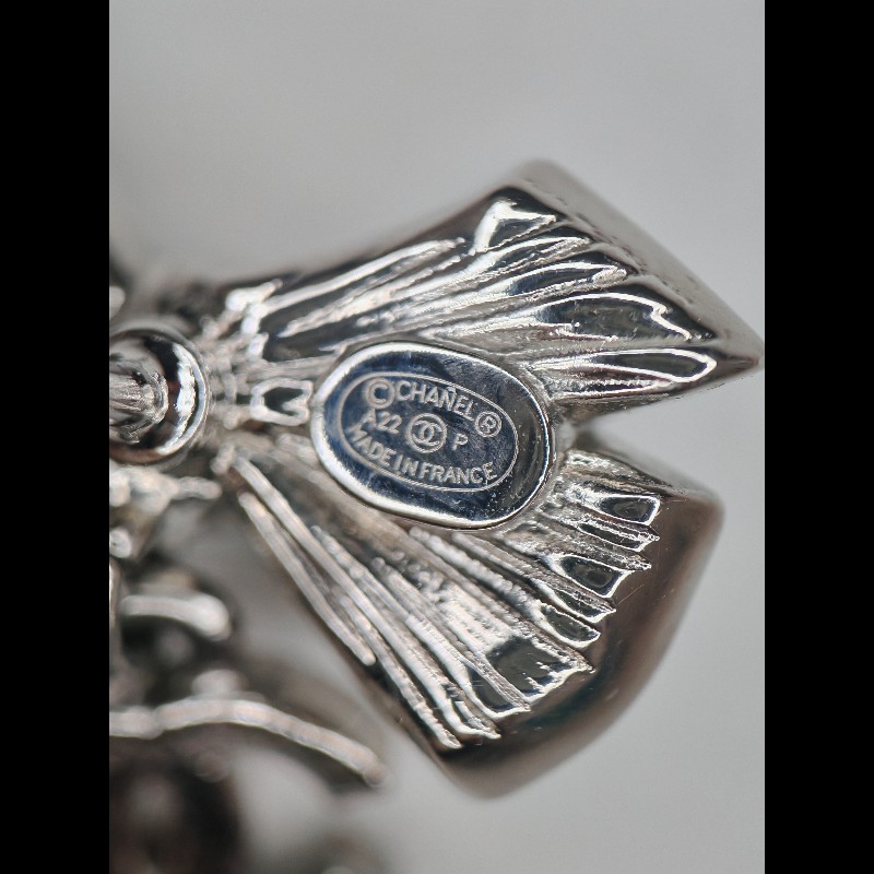 Chanel 23B 滿鑽蝴蝶結雙C耳環-4