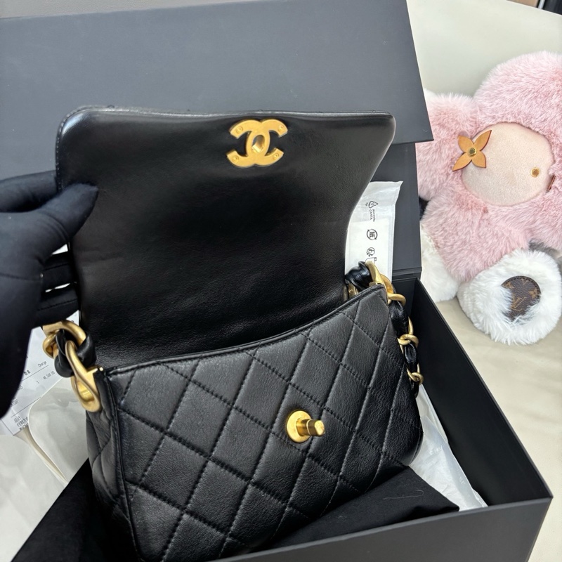 Chanel 24S黑金羊皮腋下單肩包-6