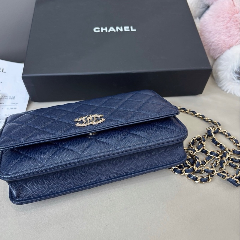 Chanel 22S深藍色鑽扣woc鏈條包-5