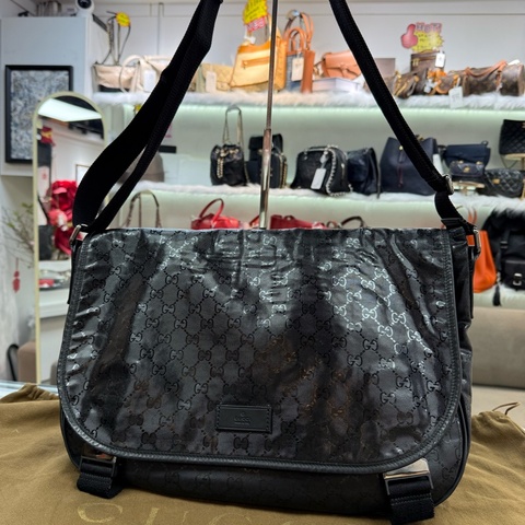 Gucci 古馳 水晶皮 滿印黑色郵差包*男女同款*