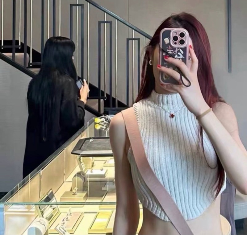 vca 中古四葉草紅花小號項鍊 紅玉髓小號玫瑰金99新配件盒子-1