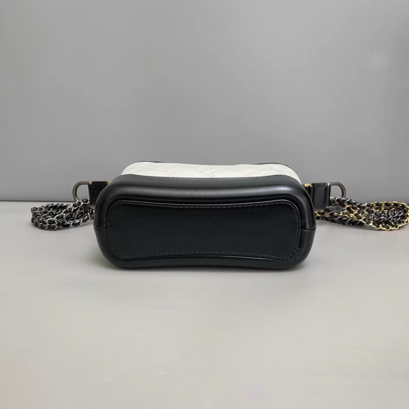 Chanel香奈兒 黑白拼色全皮菱格小號流浪包-2