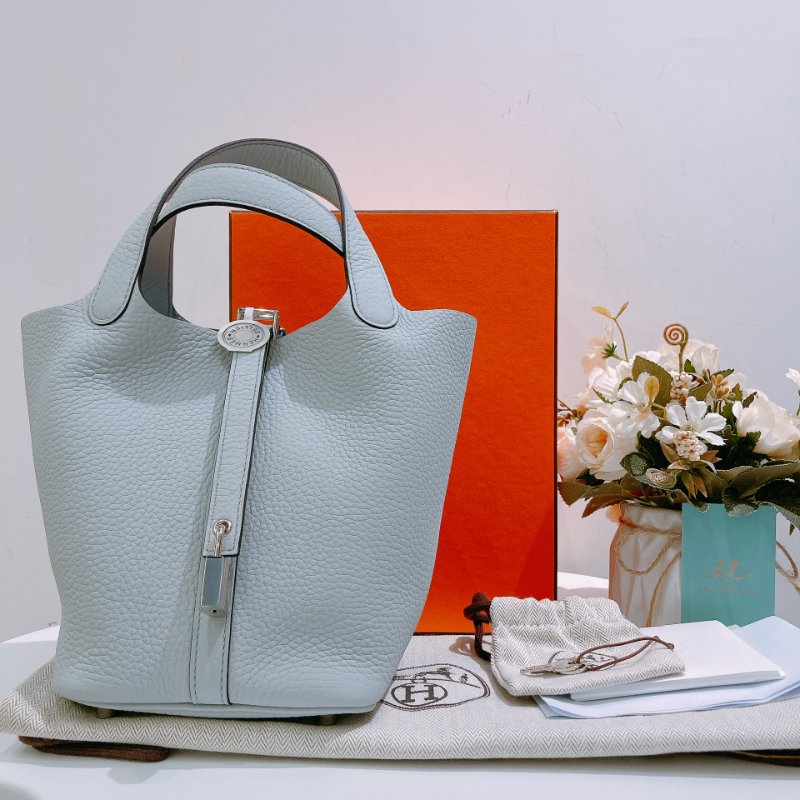 TW4703 Hermes 愛馬仕小號菜籃子手拿包包Picotin 18 TC Blue Pale x PHW-10