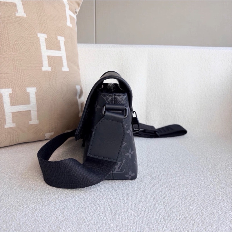 誰背誰帥😎99新🆕LV路易威登黑武士 S-Cape 郵差包斜挎單肩包-7