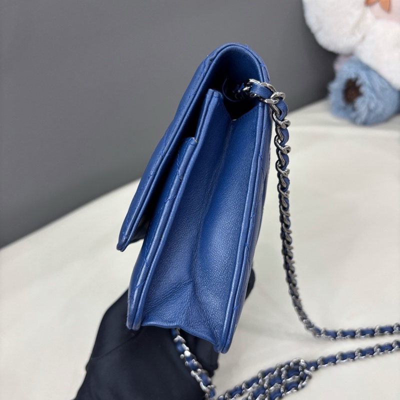 Chanel 香奈兒藍色羊皮woc鏈條包-1