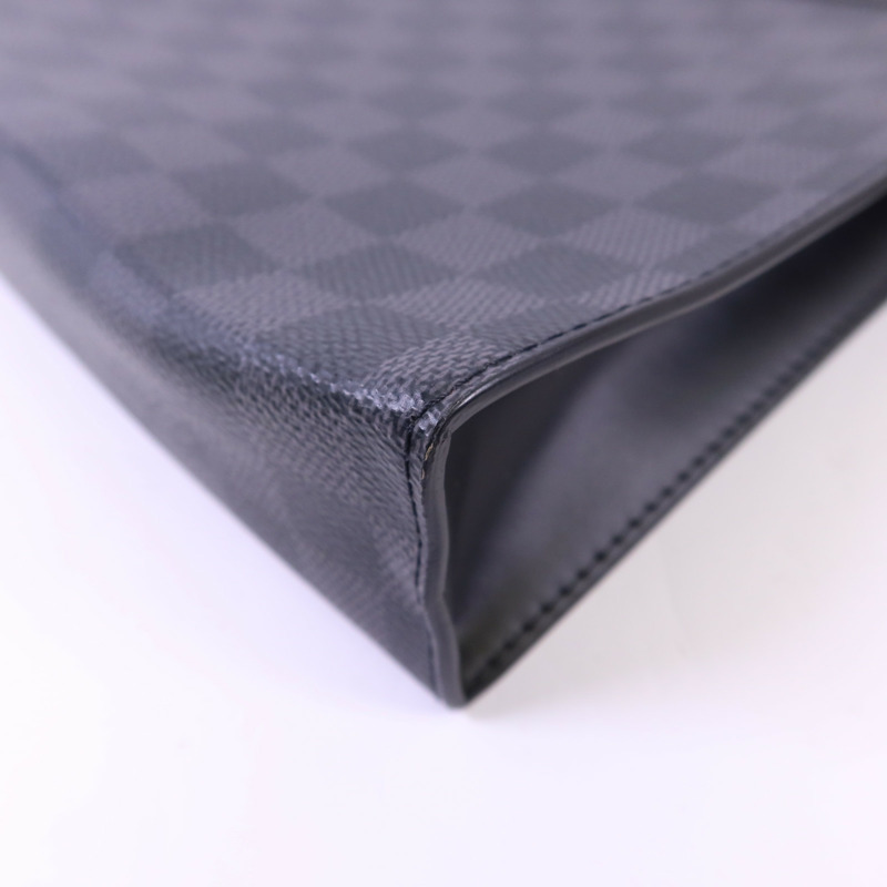 LOUIS VUITTON Damier Graphite Pochette Voyage MM銀扣小袋-8