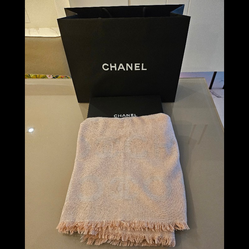 Chanel 粉色滿版logo大圍巾批巾-0