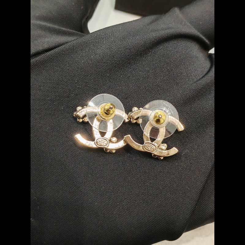 Chanel cc with flowers earrings-2