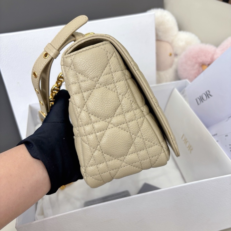 Dior 奶茶色中號Caro鏈條包-1