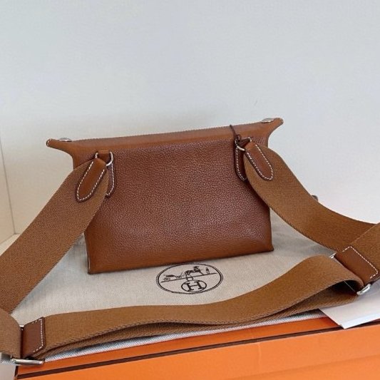 閒置新 Hermes愛馬仕 Videpoches金棕福寶馬鞍皮 銀扣信封夾子包-1