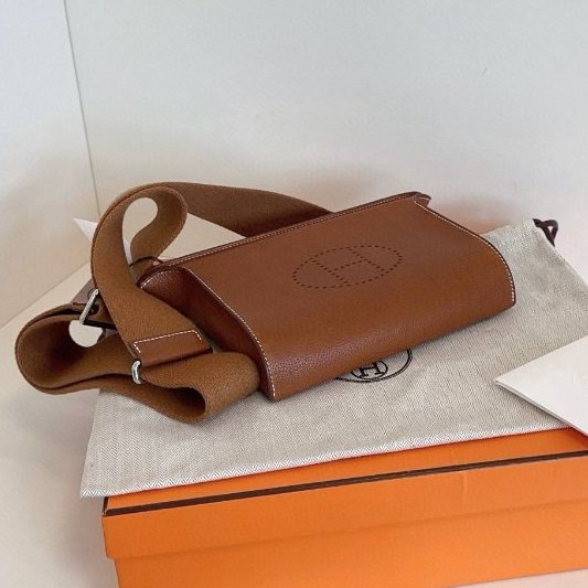 閒置新 Hermes愛馬仕 Videpoches金棕福寶馬鞍皮 銀扣信封夾子包-4