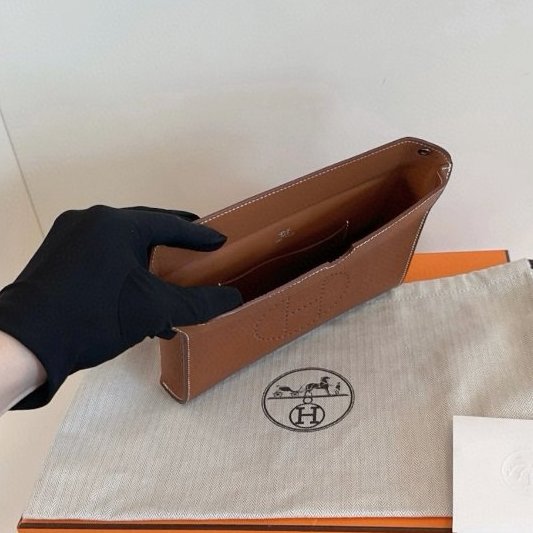 閒置新 Hermes愛馬仕 Videpoches金棕福寶馬鞍皮 銀扣信封夾子包-5