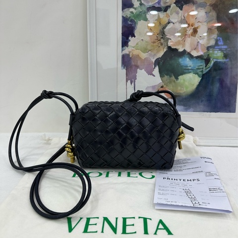 BV/Bottega Veneta葆蝶家 Intrecciato編織拉鍊開合純色 小牛皮 相機包單肩斜挎包 迷你 深藍色 尺寸：17x12cm