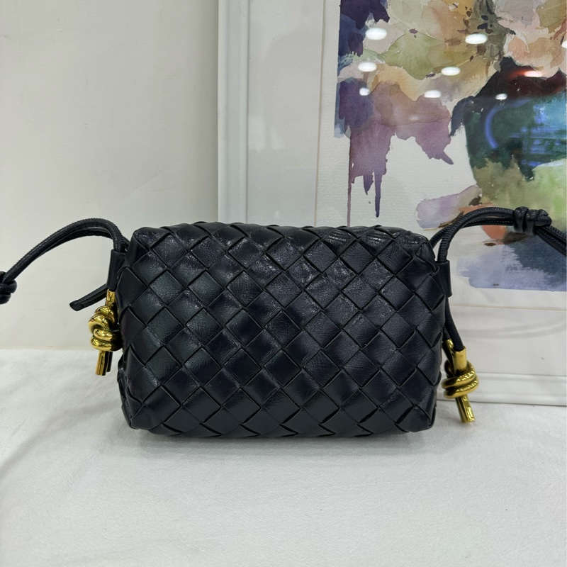 BV/Bottega Veneta葆蝶家 Intrecciato編織拉鍊開合純色 小牛皮 相機包單肩斜挎包 迷你 深藍色 尺寸：17x12cm-4