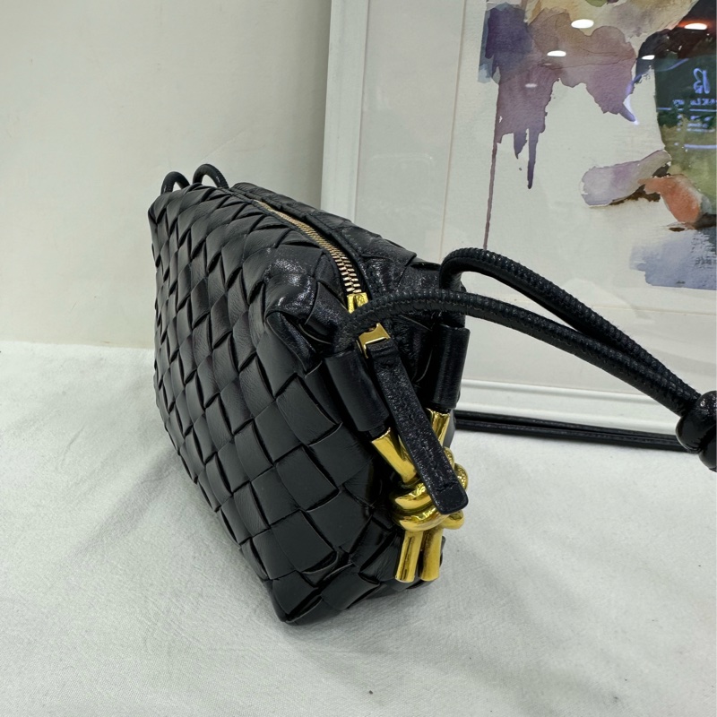 BV/Bottega Veneta葆蝶家 Intrecciato編織拉鍊開合純色 小牛皮 相機包單肩斜挎包 迷你 深藍色 尺寸：17x12cm-5