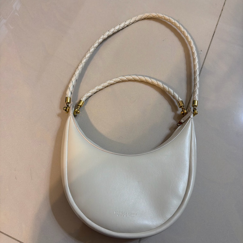 Bottega Veneta BV 白色編織提把半月包-5