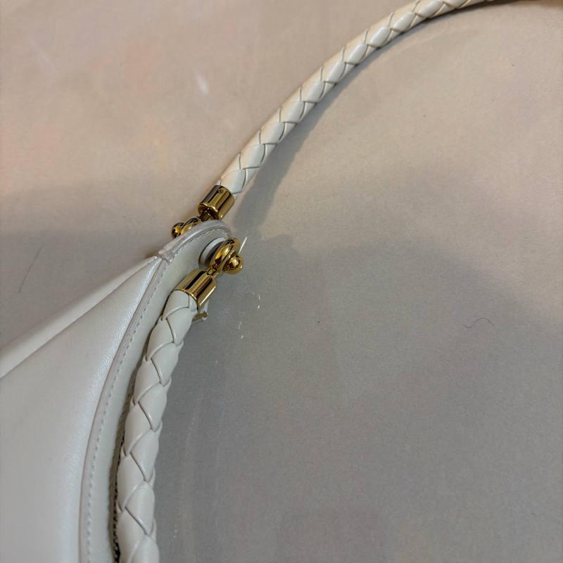 Bottega Veneta BV 白色編織提把半月包-13