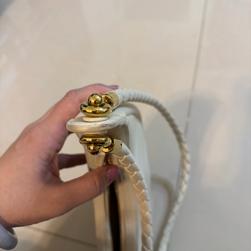 Bottega Veneta BV 白色編織提把半月包-18