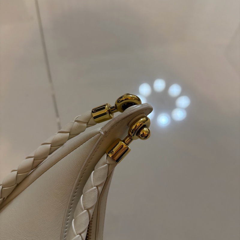 Bottega Veneta BV 白色編織提把半月包-19