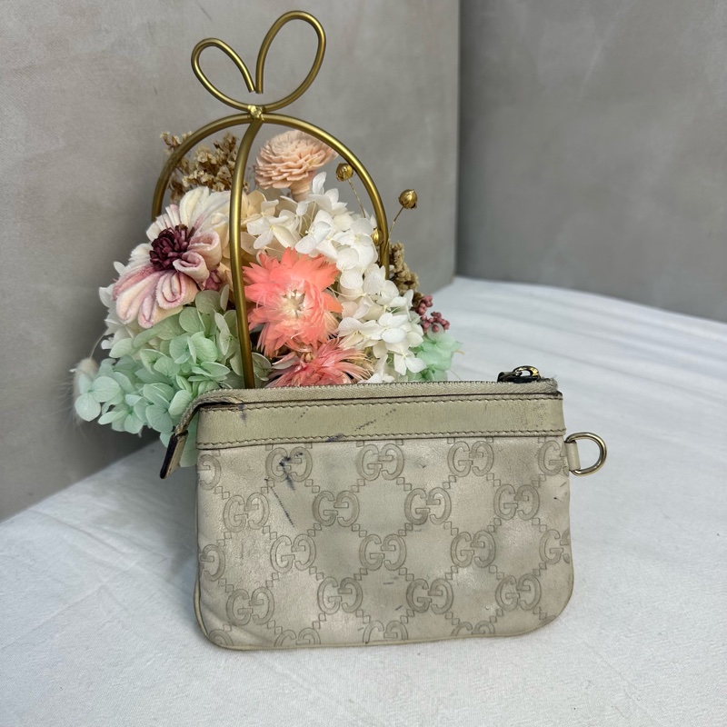 GUCCI 中古米色壓印老花一字拉鍊零錢包卡包-1