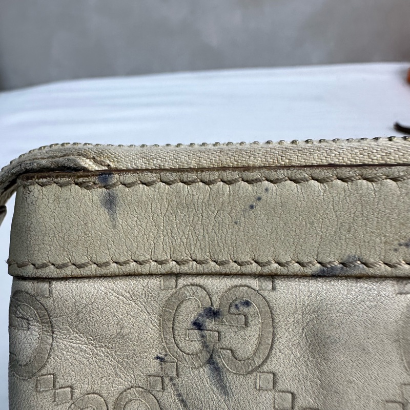 GUCCI 中古米色壓印老花一字拉鍊零錢包卡包-15