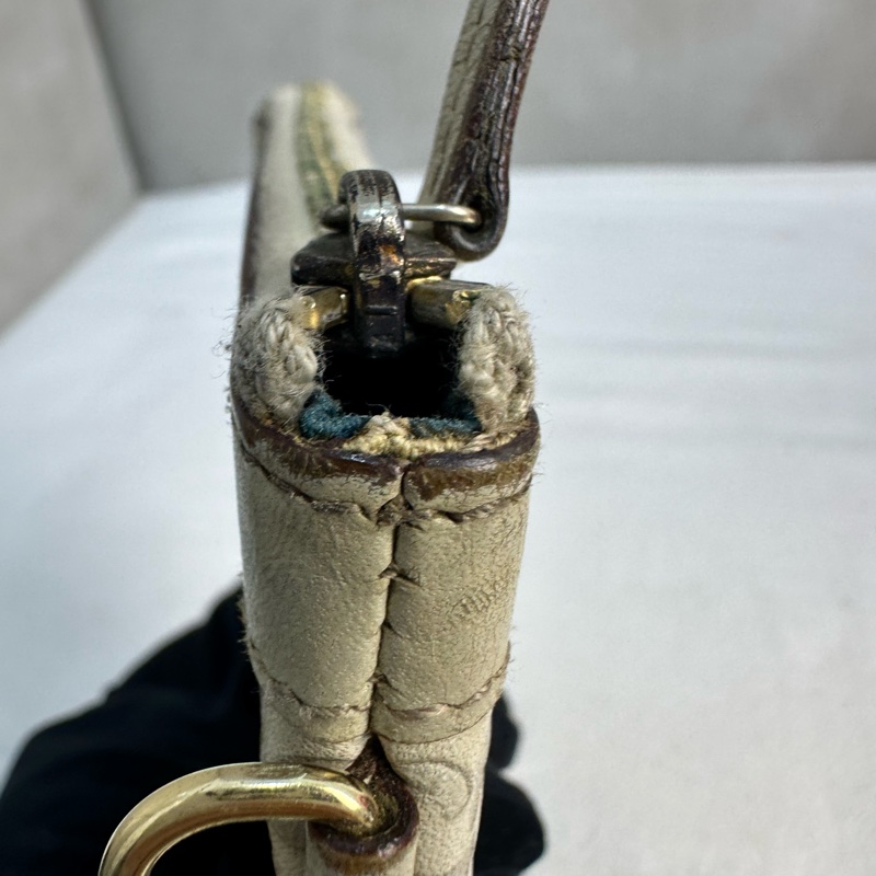 GUCCI 中古米色壓印老花一字拉鍊零錢包卡包-17