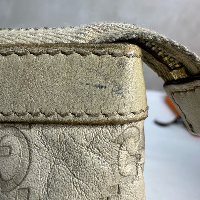 GUCCI 中古米色壓印老花一字拉鍊零錢包卡包-19