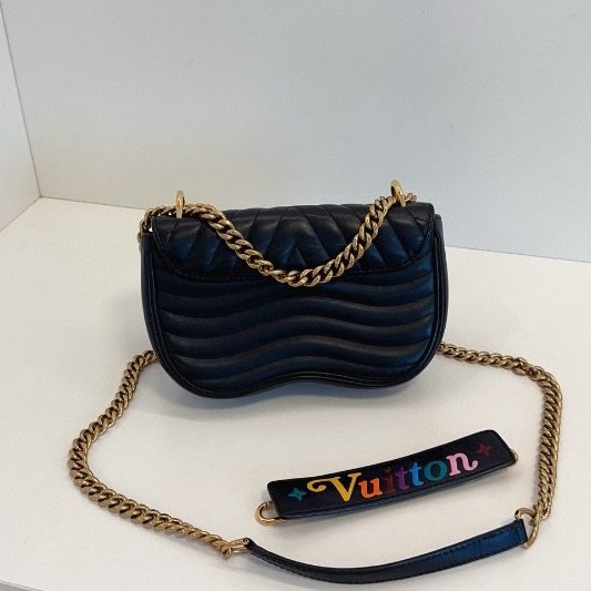 路易威登/Louis Vuitton New Wave 黑金屁桃小號 鏈條包-1