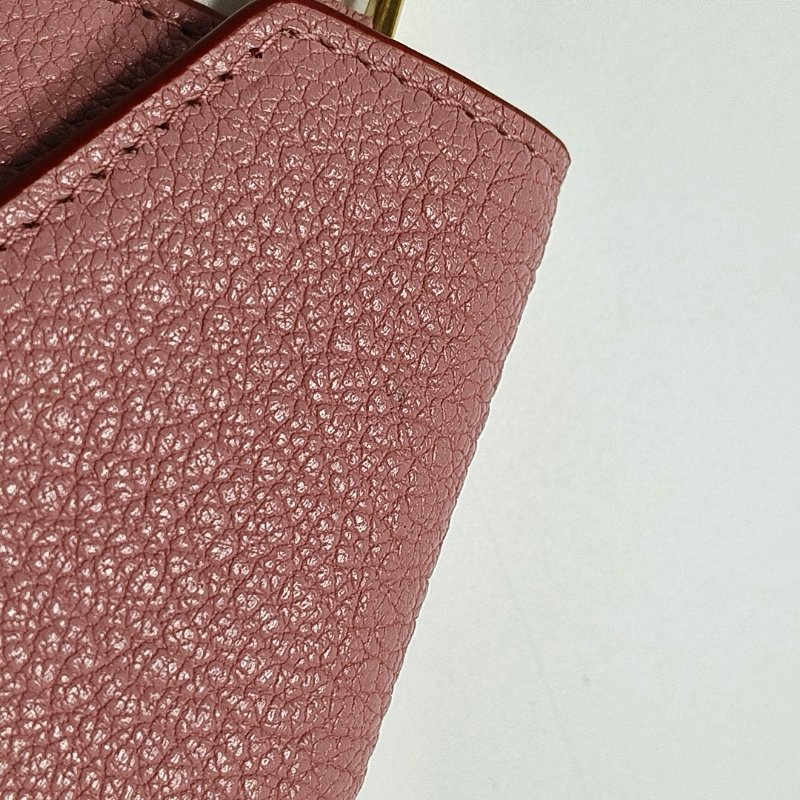 Miu Miu Love粉紅色羊皮手拿包金色五金-8