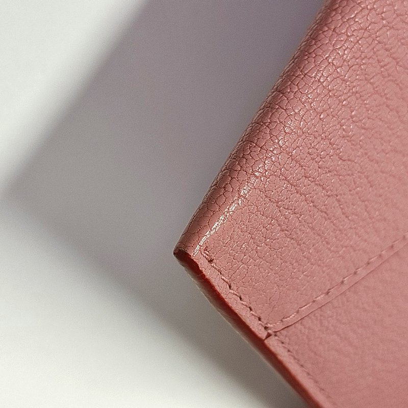 Miu Miu Love粉紅色羊皮手拿包金色五金-11