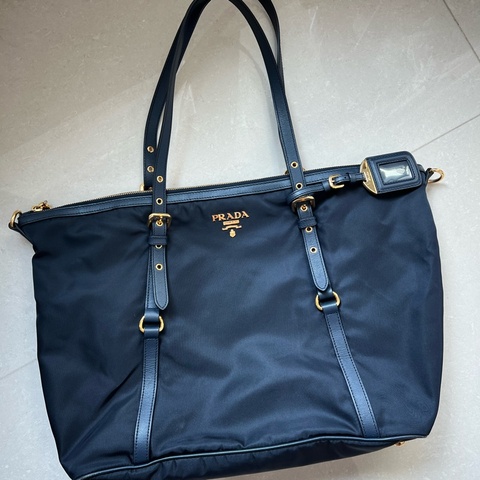 Prada 尼龍包 肩背 斜背 公事 媽媽包 均可 附斜背背帶