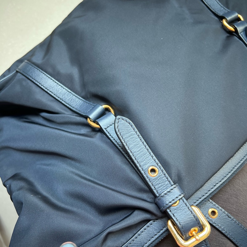 Prada 尼龍包 肩背 斜背 公事 媽媽包 均可 附斜背背帶-15