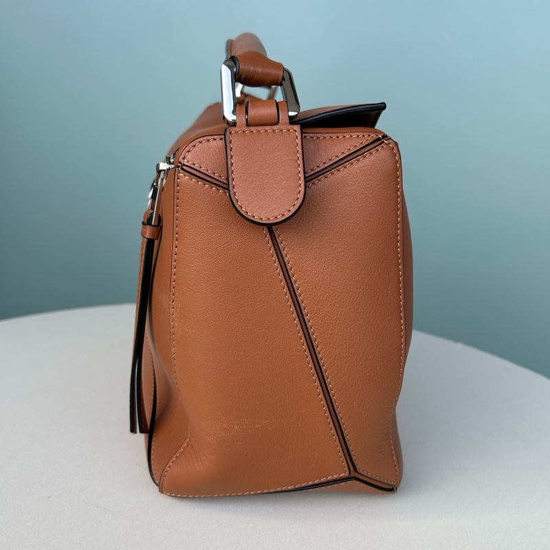 Loewe羅意威中號焦糖色puzzle單肩斜挎包-1