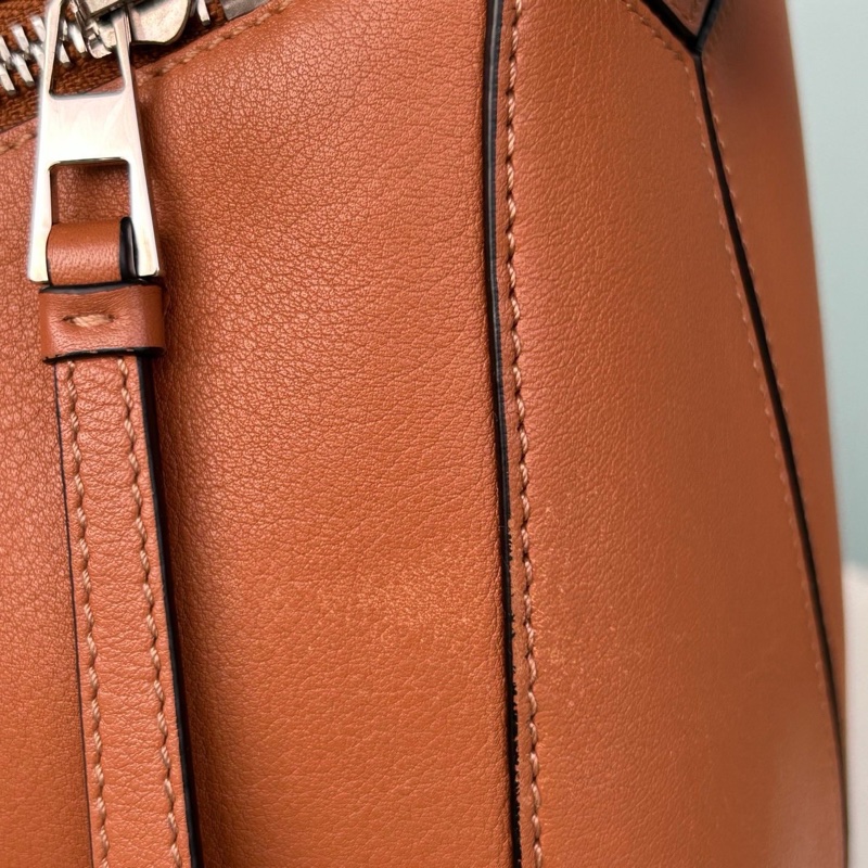 Loewe羅意威中號焦糖色puzzle單肩斜挎包-12